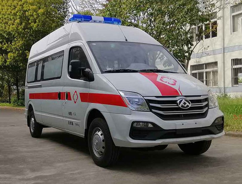 大通V80長(zhǎng)軸中頂監(jiān)護(hù)型救護(hù)車(chē)